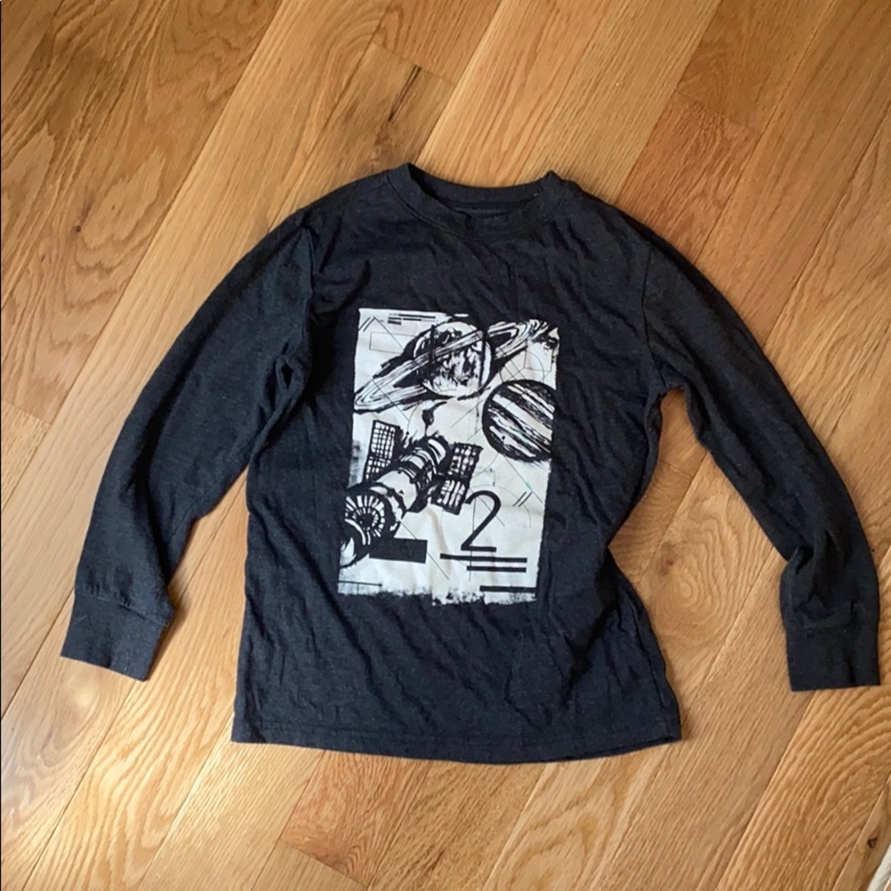 Glow Boys Space shirt never worn 6/7